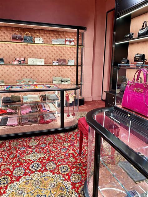 gucci bags in florence italy|Gucci shop in florence.